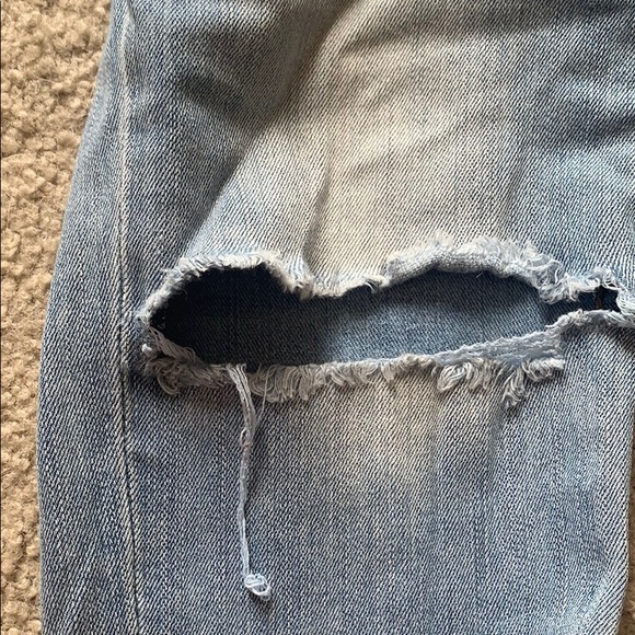 American Eagle ripped jeans - Picture 4 of 6